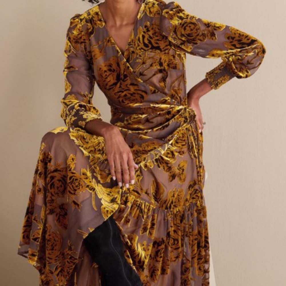 Soft Surroundings Jamila Velvet Dress in Neutral Floral Size Medium